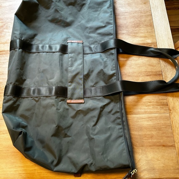 BRIC Duffle with small shoulder bag attached.  Trolley strap for easy traveling - Picture 3 of 11